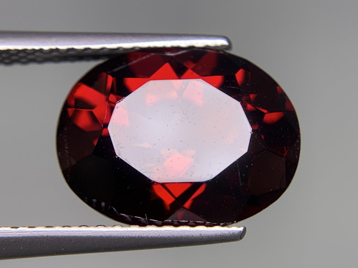 ガーネット 天然 7.120ct 宝石ソーティング付き 12.7㎜×10.1㎜×7.1㎜ ルース（ 裸石 ） 7678Y