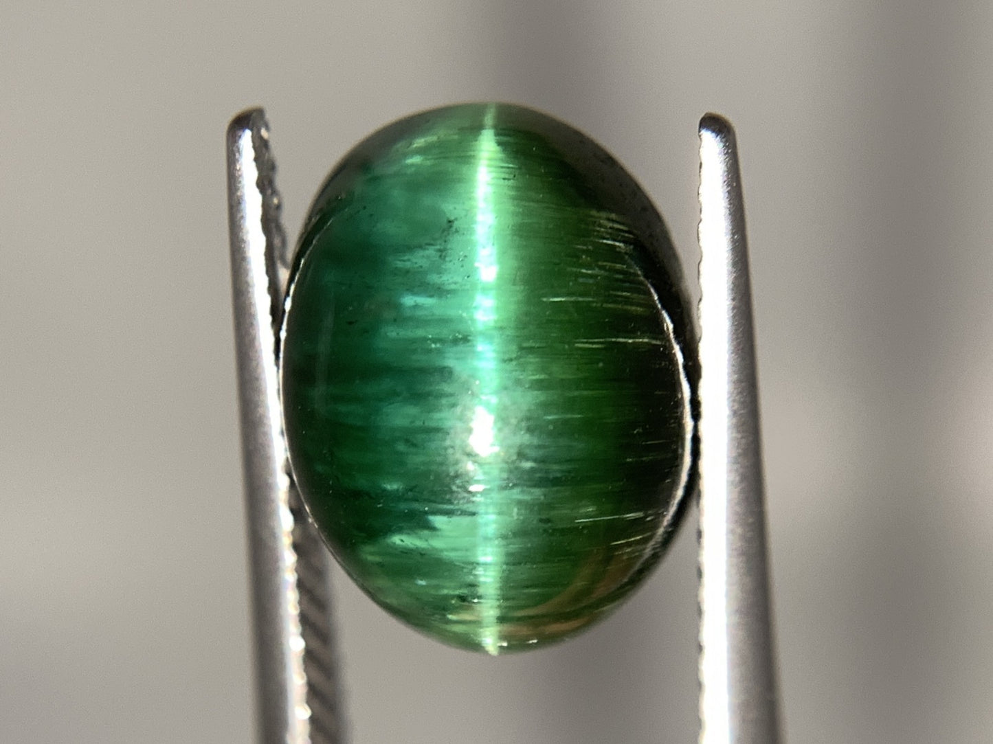 トルマリンキャッツアイ 天然 5.975ct 宝石ソーティング付き 12.1㎜×9.0㎜×6.5㎜ ルース（ 裸石 ） 6726Y