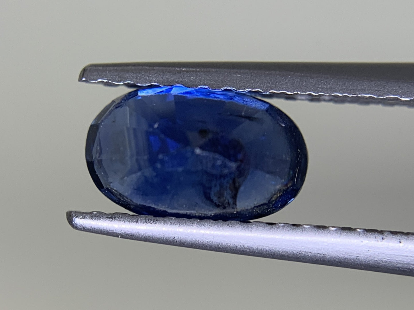 サファイア 1.345ct 宝石ソーティング付き  7.7㎜×4.9㎜×3.8㎜  ルース（ 裸石 ） 3129Y