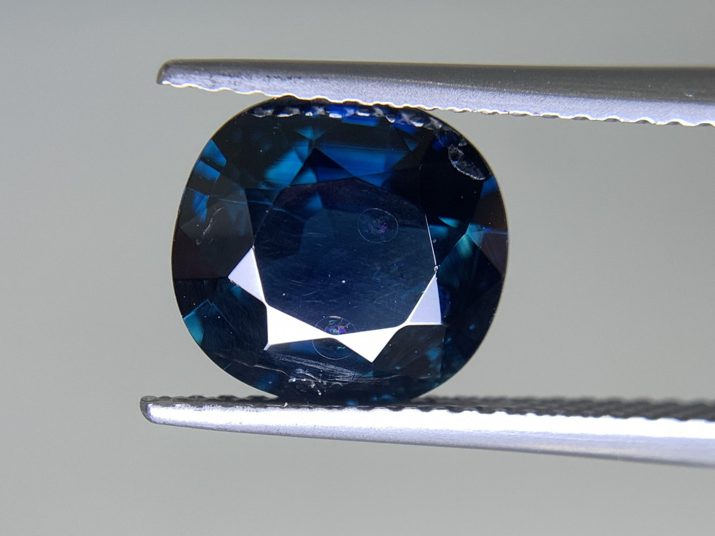 サファイア 3.427ct 宝石ソーティング付き  9.5㎜×9.0㎜×4.7㎜   ルース（ 裸石 ） 2279Y
