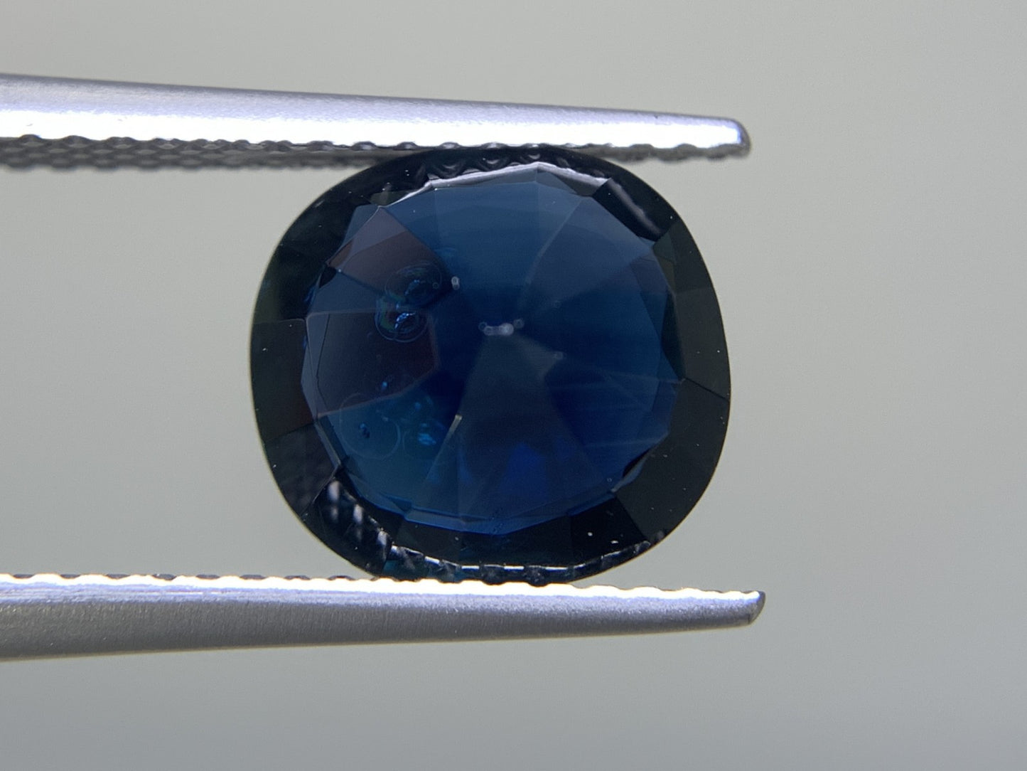 サファイア 3.427ct 宝石ソーティング付き  9.5㎜×9.0㎜×4.7㎜   ルース（ 裸石 ） 2279Y