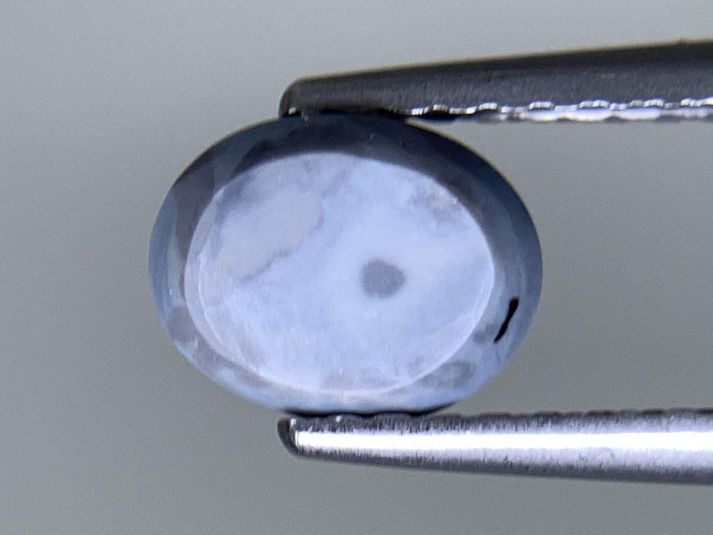 ブラックオパール 天然 0.617ct カン有り 中央宝石ソーティング付き 6.6㎜×5.2㎜×2.7㎜ ルース（ 裸石 ） 6657Y