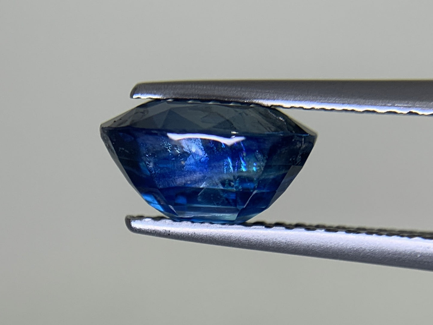 サファイア 3.109ct 宝石ソーティング付き  9.1㎜×7.3㎜×5.1㎜  ルース（ 裸石 ） 3141Y