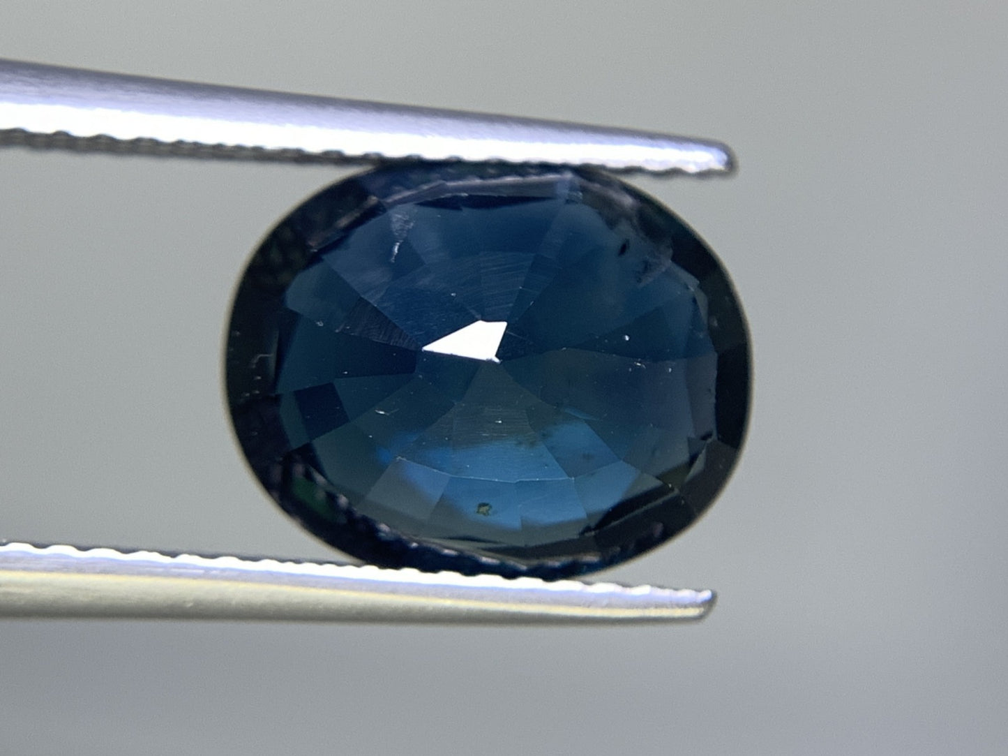 サファイア 4.171ct 宝石ソーティング付き  11.1㎜×9.1㎜×4.5㎜   ルース（ 裸石 ） 2248Y