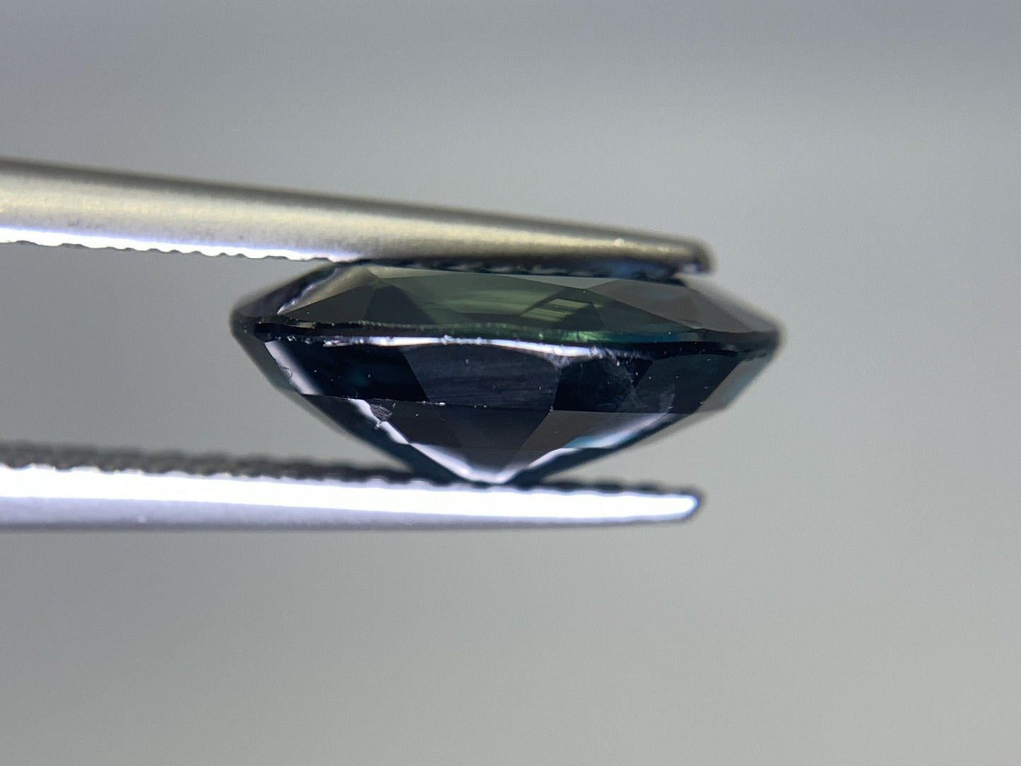 サファイア 4.171ct 宝石ソーティング付き  11.1㎜×9.1㎜×4.5㎜   ルース（ 裸石 ） 2248Y
