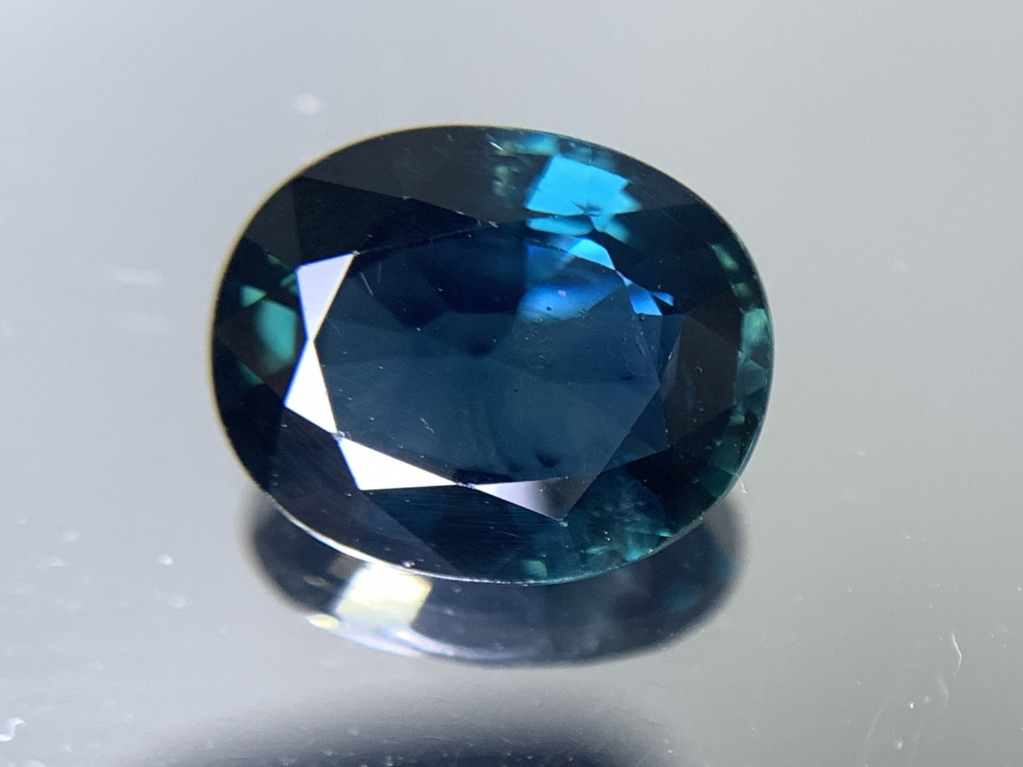 サファイア 4.171ct 宝石ソーティング付き  11.1㎜×9.1㎜×4.5㎜   ルース（ 裸石 ） 2248Y