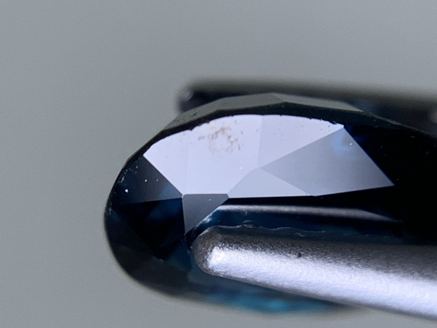 サファイア 天然 1.516ct 宝石ソーティング付き 7.6㎜×6.0㎜×3.8㎜ ルース（ 裸石 ） 7673Y