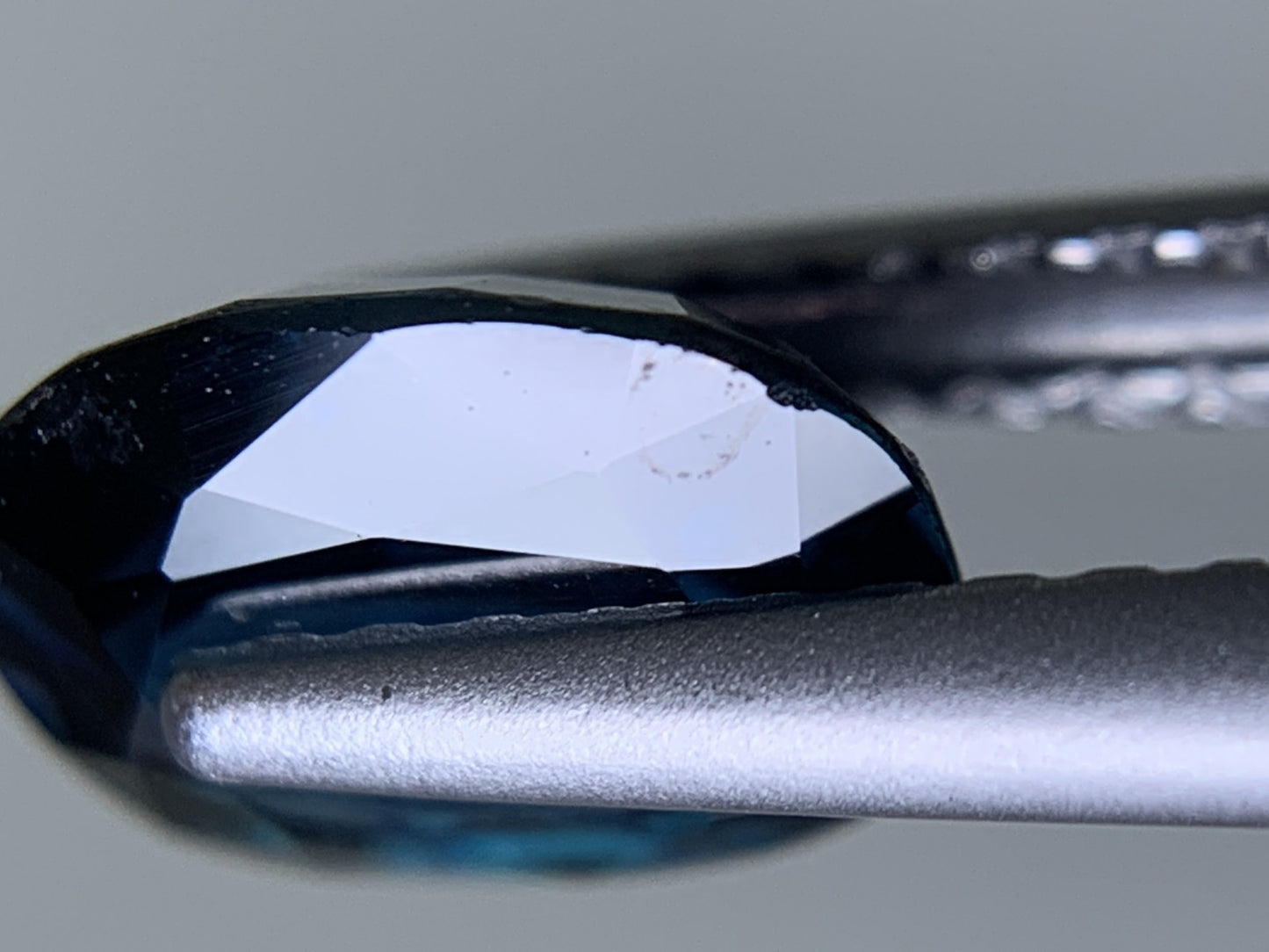 サファイア 天然 1.516ct 宝石ソーティング付き 7.6㎜×6.0㎜×3.8㎜ ルース（ 裸石 ） 7673Y