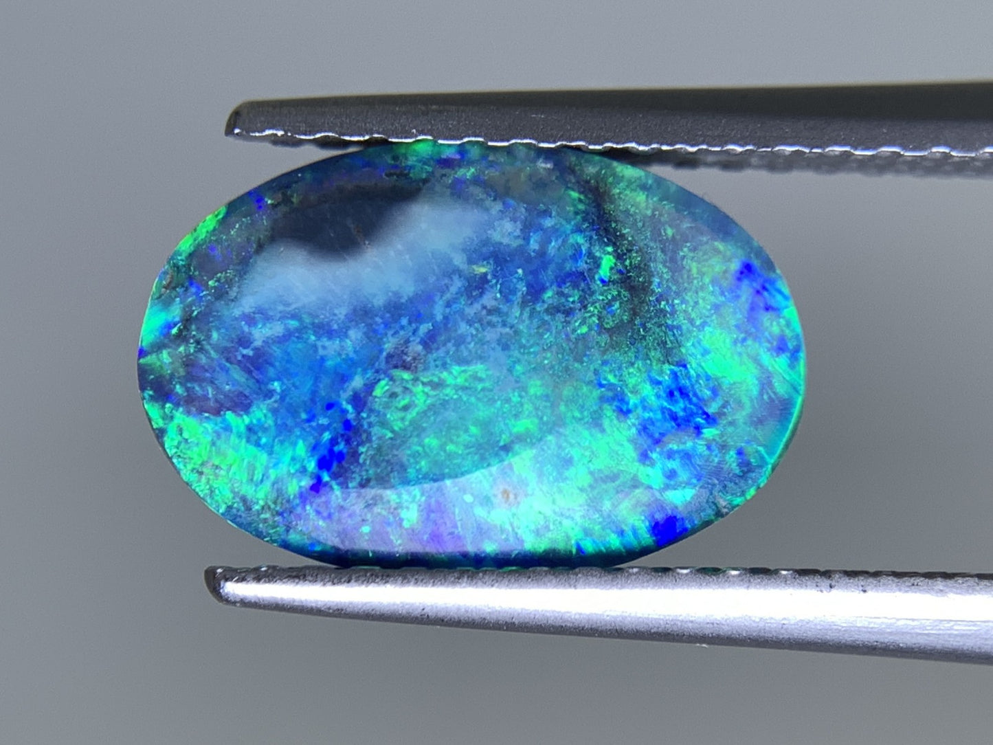 ブラックオパール 天然 1.800ct 中央宝石ソーティング付き 11.7㎜×7.8㎜×3.3㎜ ルース（ 裸石 ） 6639Y