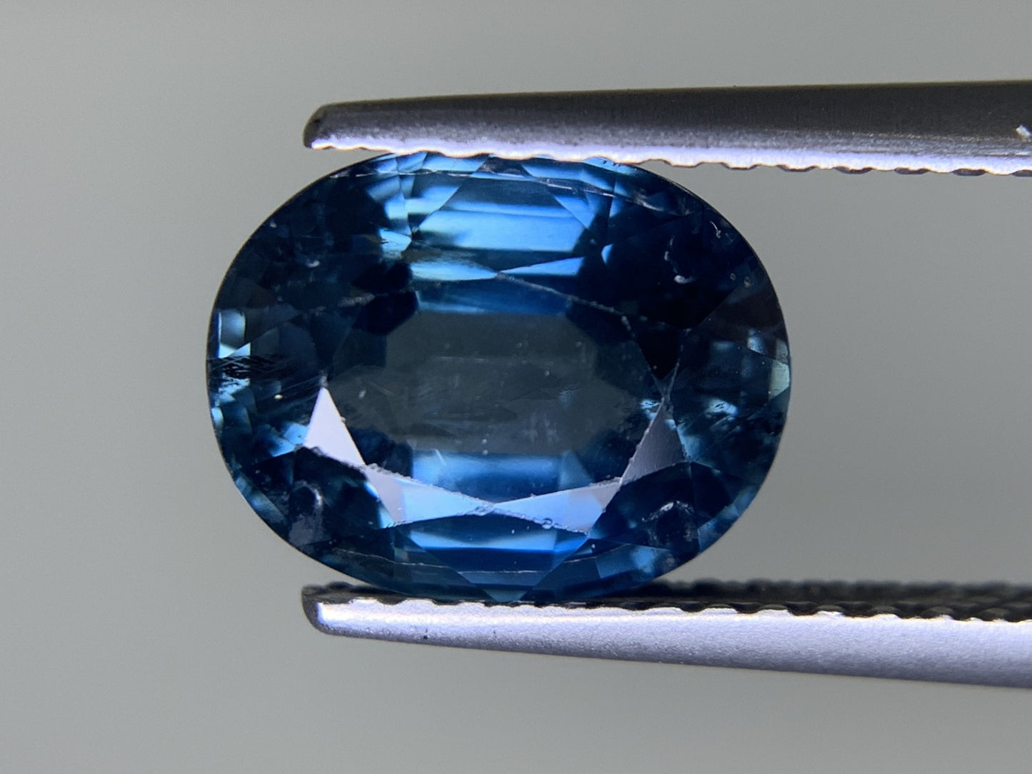 サファイア 3.109ct 宝石ソーティング付き  9.1㎜×7.3㎜×5.1㎜  ルース（ 裸石 ） 3141Y