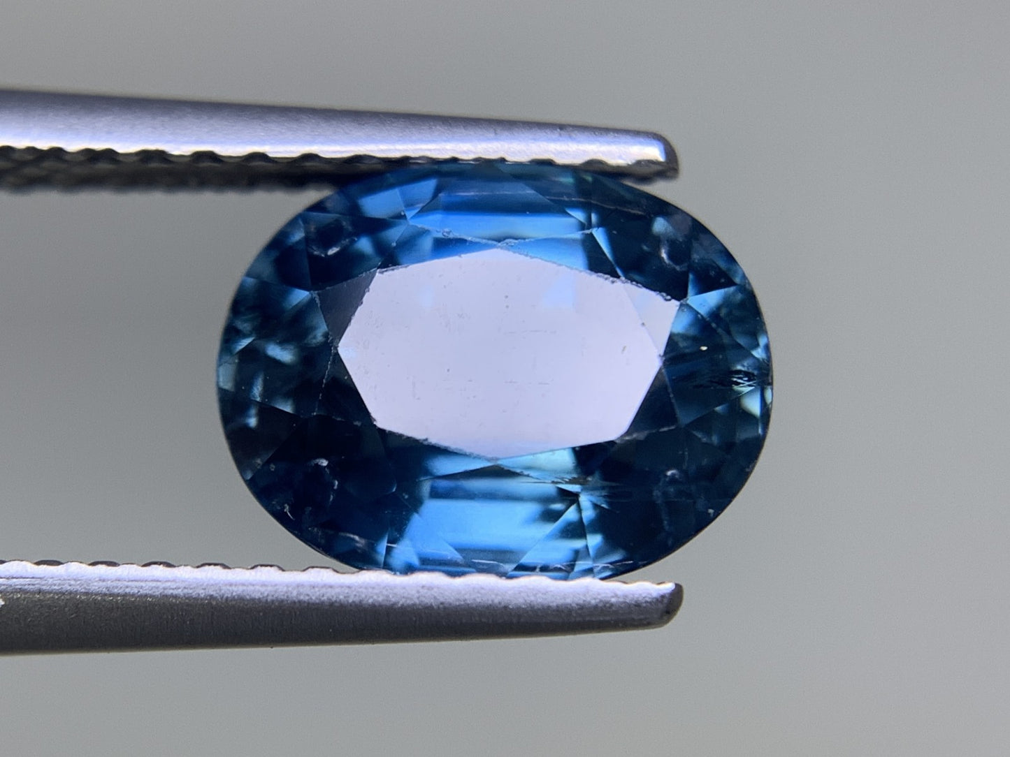 サファイア 3.109ct 宝石ソーティング付き  9.1㎜×7.3㎜×5.1㎜  ルース（ 裸石 ） 3141Y