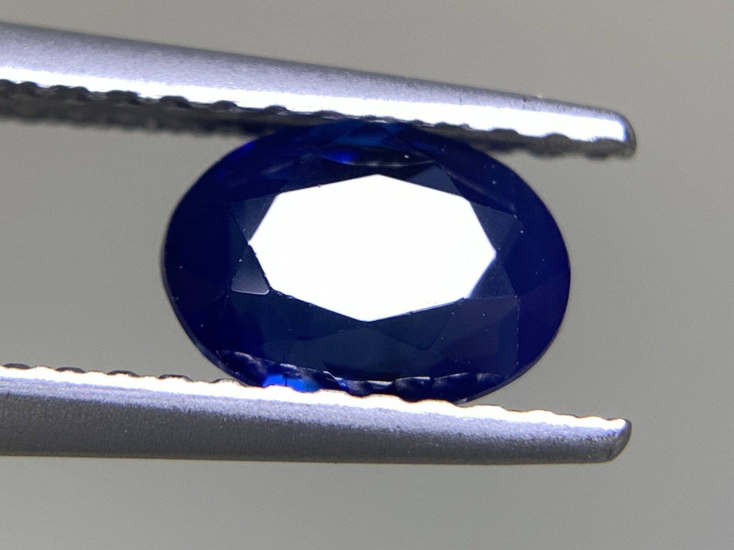 サファイア 1.090ct 宝石ソーティング付き  6.9㎜×5.1㎜×3.5㎜   ルース（ 裸石 ） 2216Y