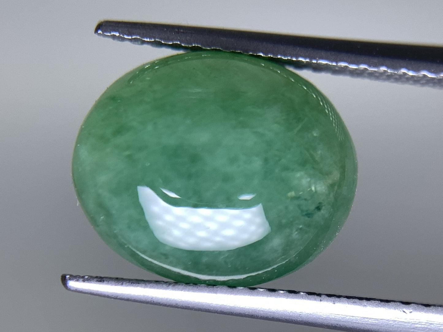 ヒスイ 翡翠  天然  5.358ct   宝石ソーティング付き  12.3㎜×10.2㎜×4.5㎜   ルース（ 裸石 ） 5602Y